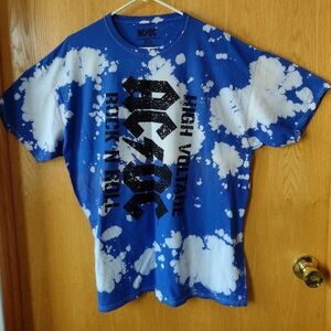 NWOT- AC/DC High voltage Rock N Roll T-shirt Size XL/TG
